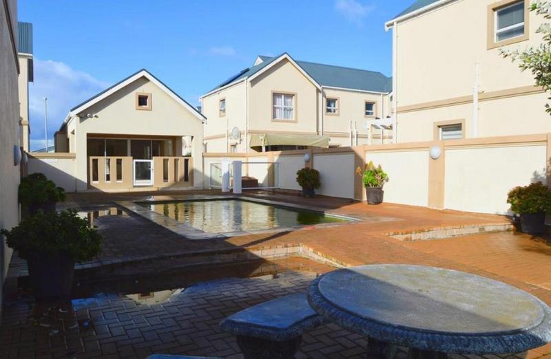 To Let 3 Bedroom Property for Rent in Costa Da Gama Western Cape